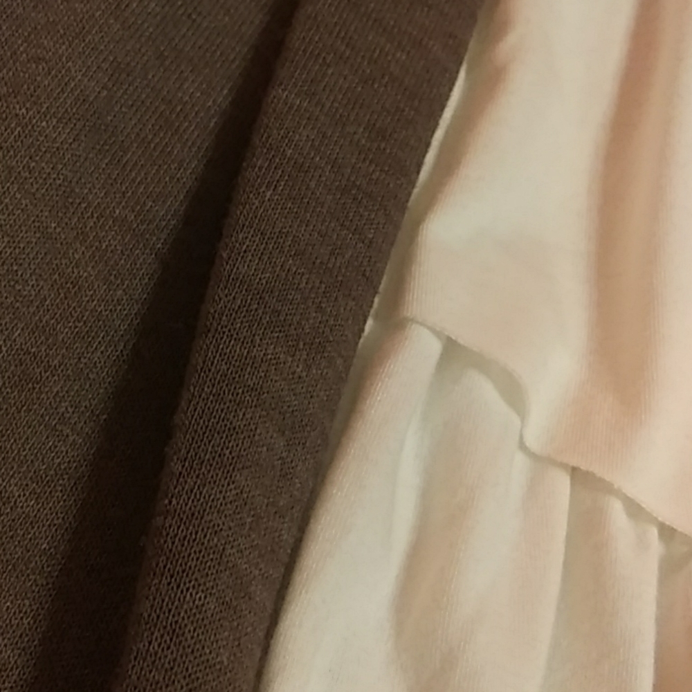 LIKE NEW Blouse Size Medium. - Picture 4 of 6